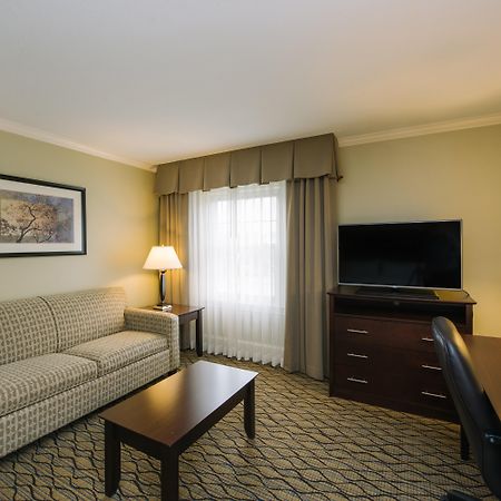 Holiday Inn Express And Suites Merrimack By Ihg Ngoại thất bức ảnh
