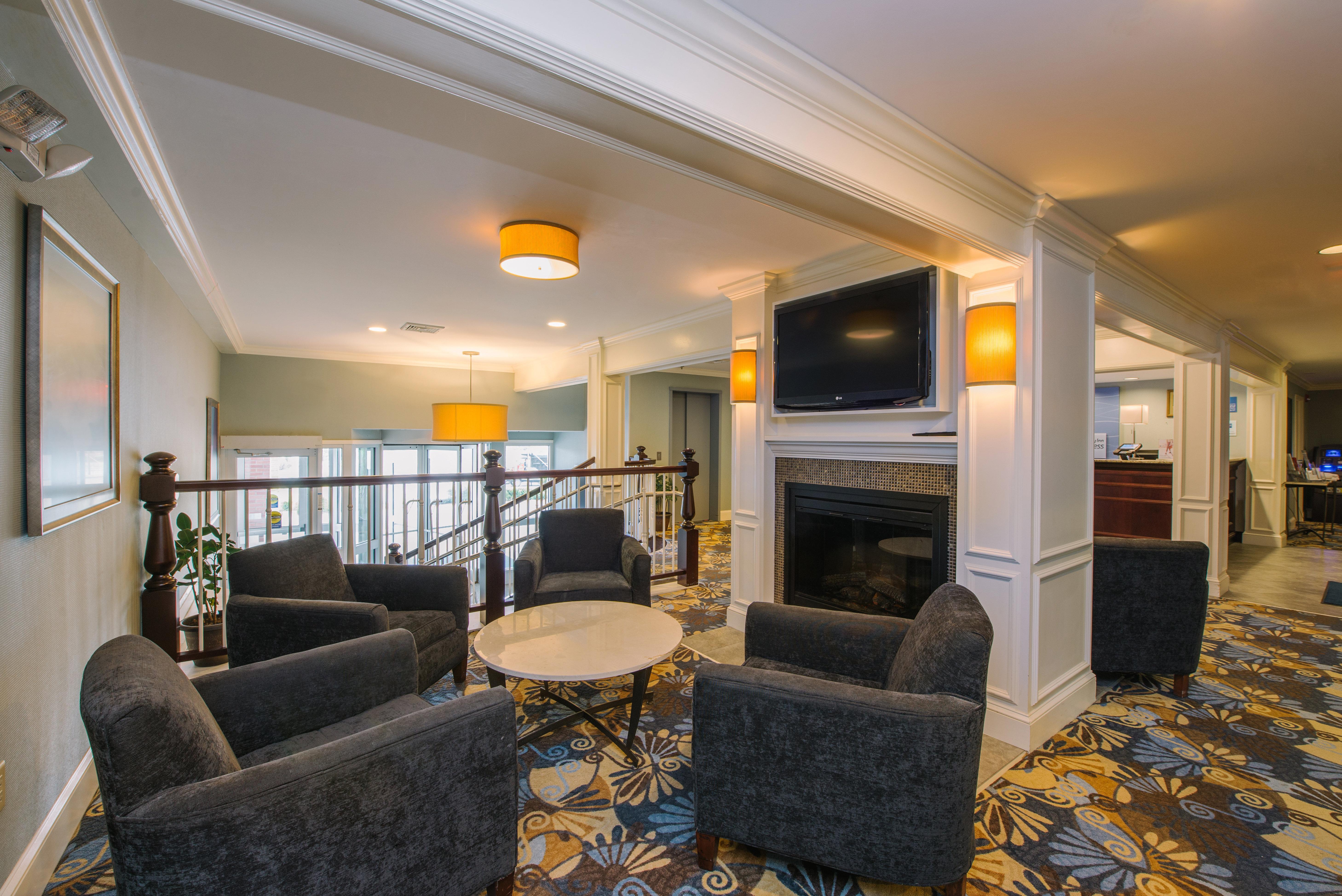 Holiday Inn Express And Suites Merrimack By Ihg Ngoại thất bức ảnh