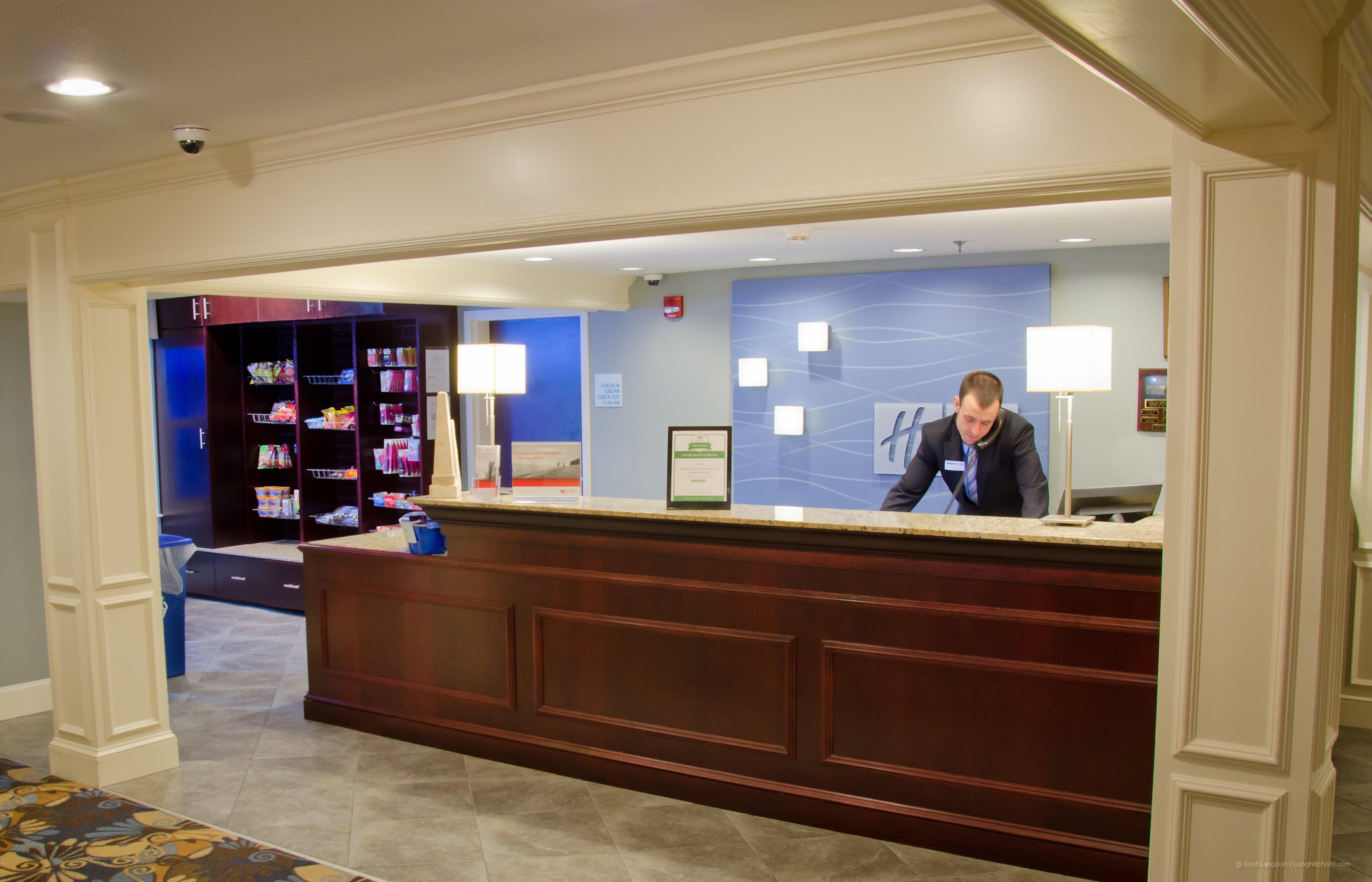 Holiday Inn Express And Suites Merrimack By Ihg Ngoại thất bức ảnh