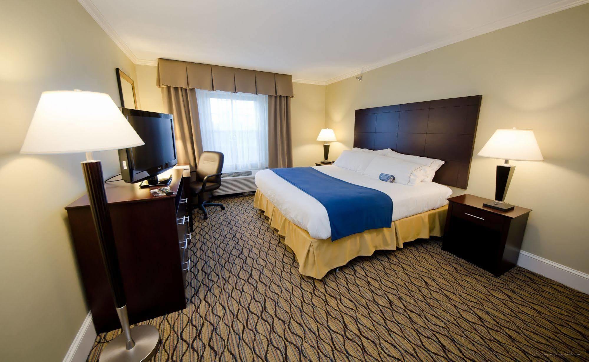 Holiday Inn Express And Suites Merrimack By Ihg Ngoại thất bức ảnh