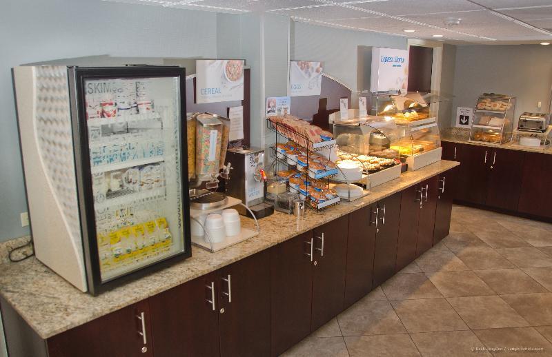 Holiday Inn Express And Suites Merrimack By Ihg Ngoại thất bức ảnh